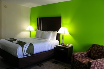 quality inn cleveland north