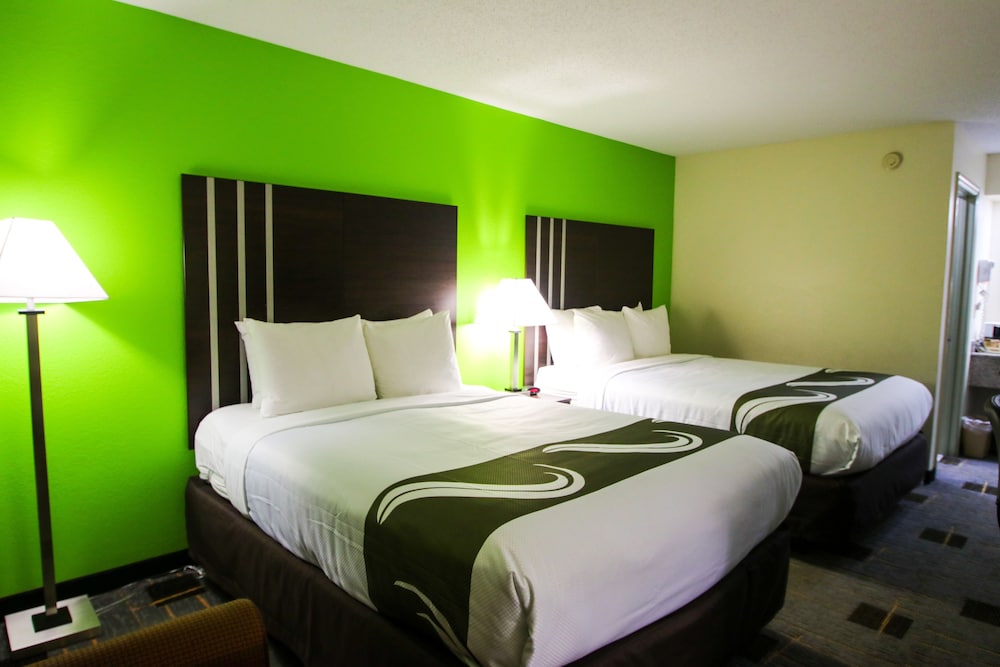 quality inn cleveland north