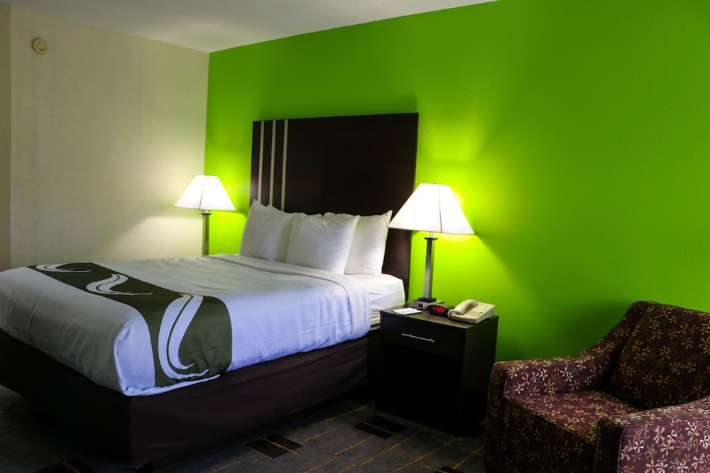 quality inn cleveland north