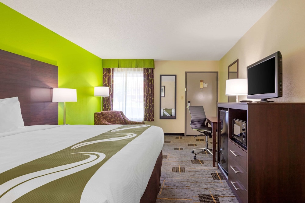 quality inn cleveland north