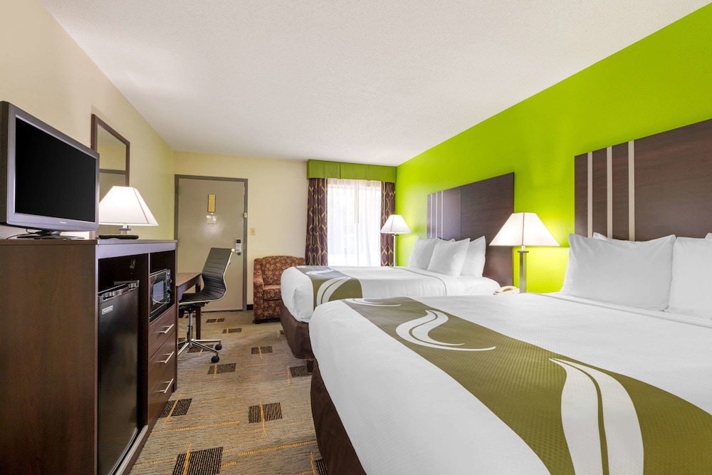 quality inn cleveland north