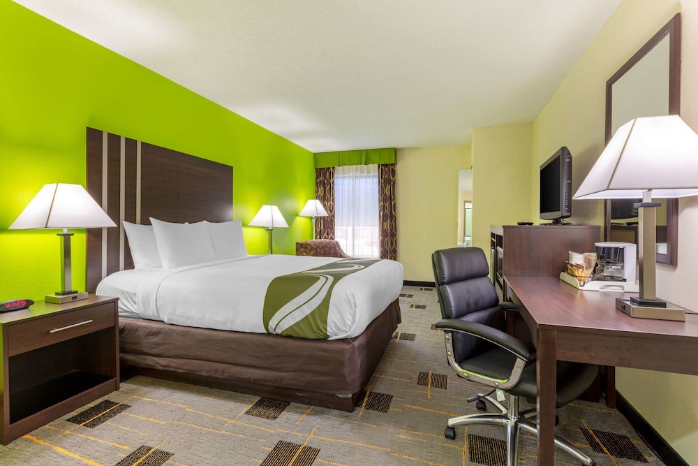 quality inn cleveland north