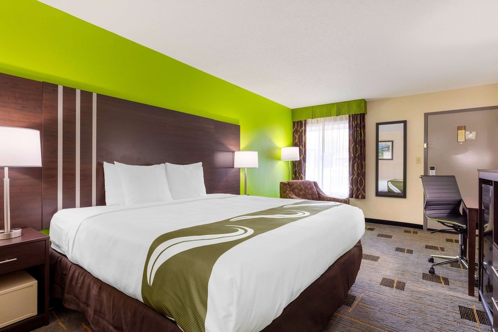 quality inn cleveland north