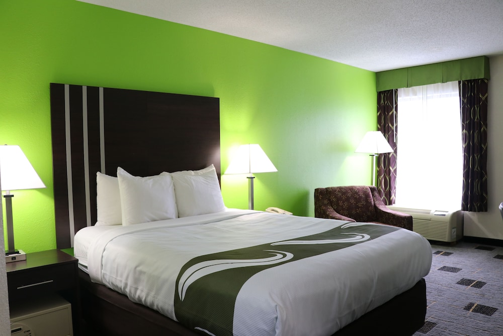 quality inn cleveland north