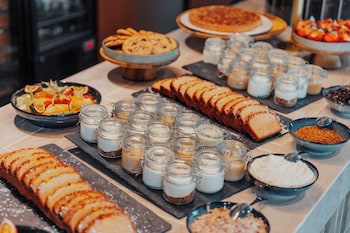 voco paris porte de clichy by ihg