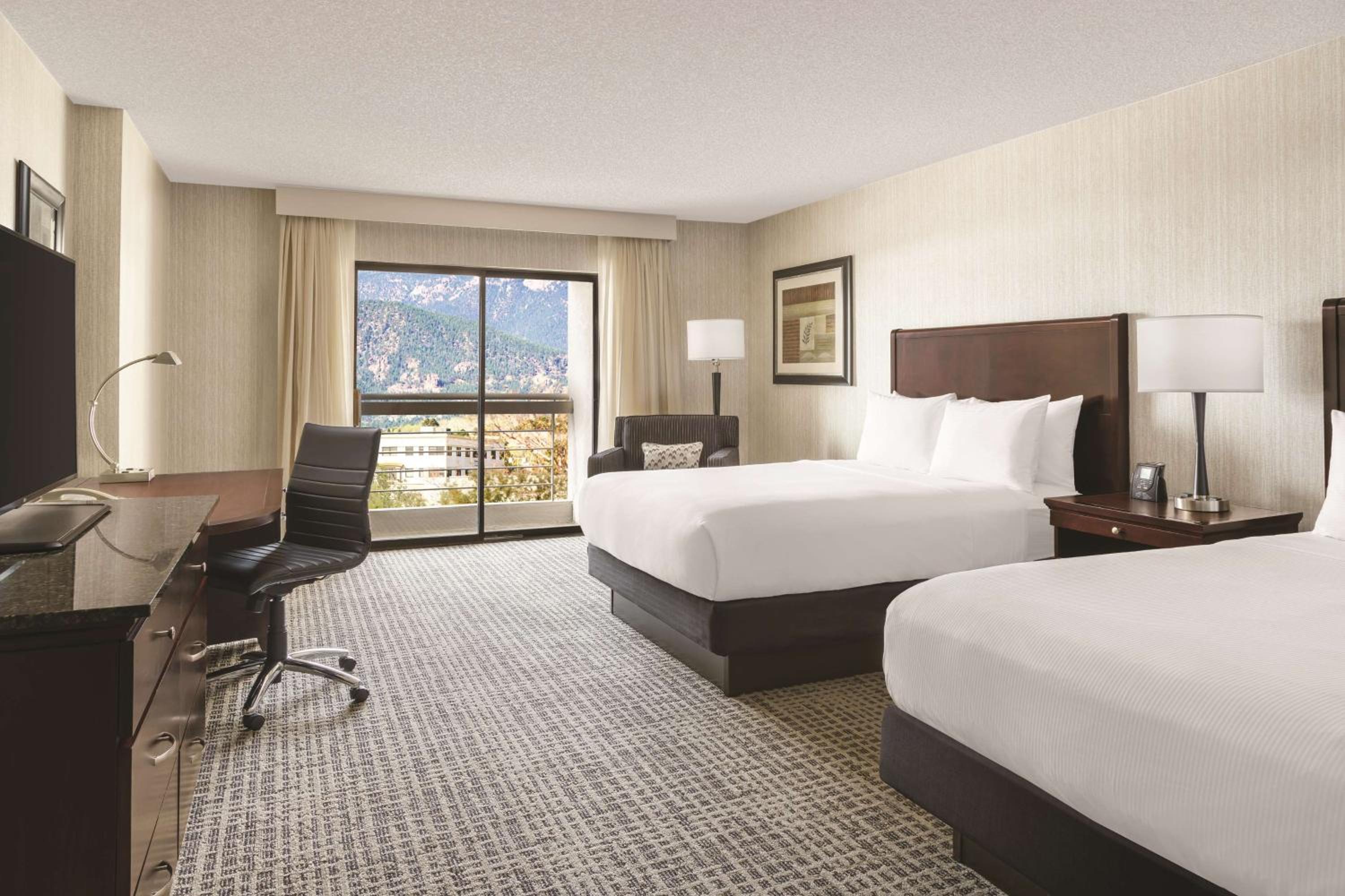doubletree by hilton colorado springs