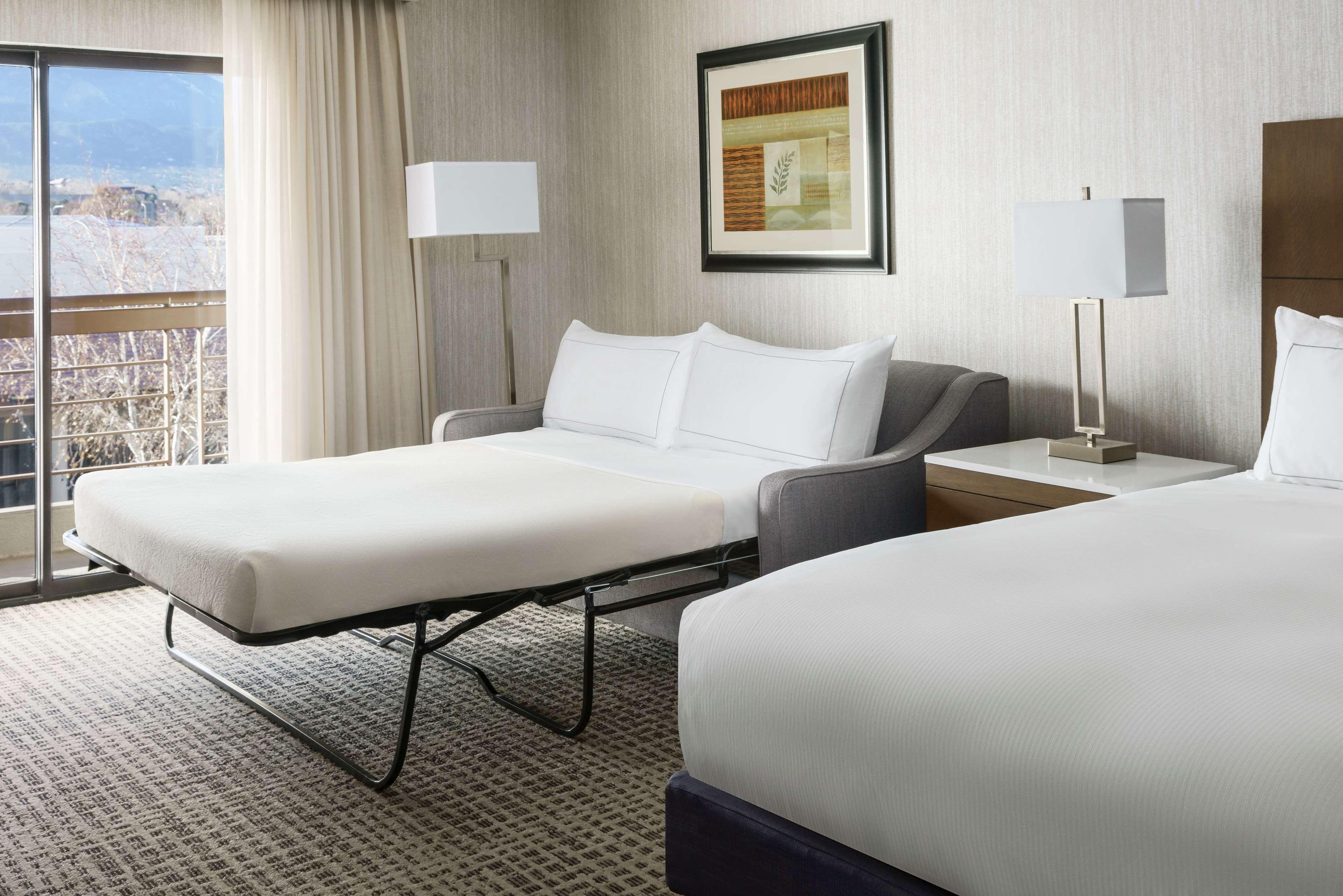 doubletree by hilton colorado springs