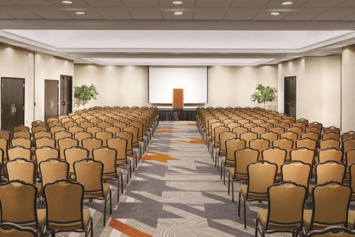 doubletree by hilton colorado springs