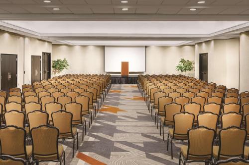 doubletree by hilton colorado springs