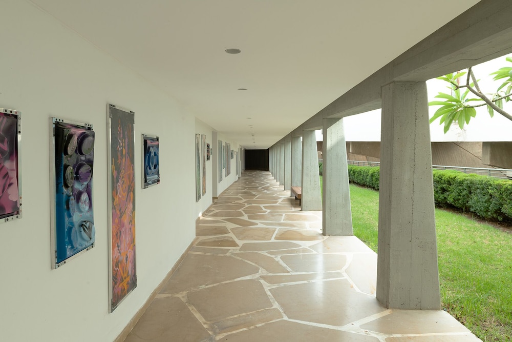 elma hotel and art complex