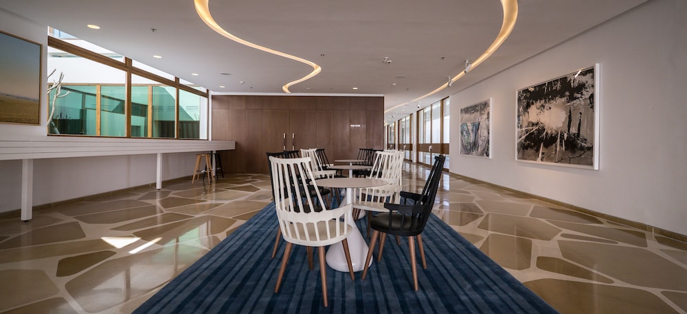 elma hotel and art complex