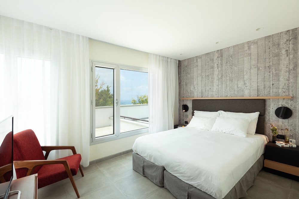 elma hotel and art complex