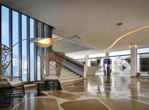 elma hotel and art complex