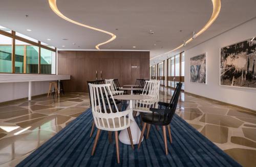 elma hotel and art complex