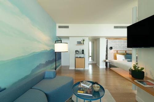 elma hotel and art complex