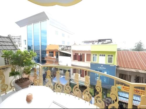 new ihouse hotel hostel