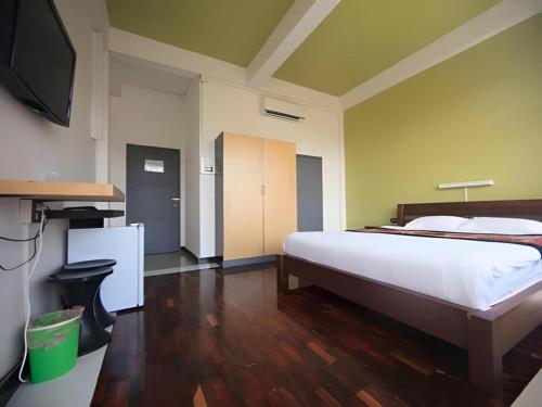 new ihouse hotel hostel