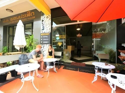 new ihouse hotel hostel