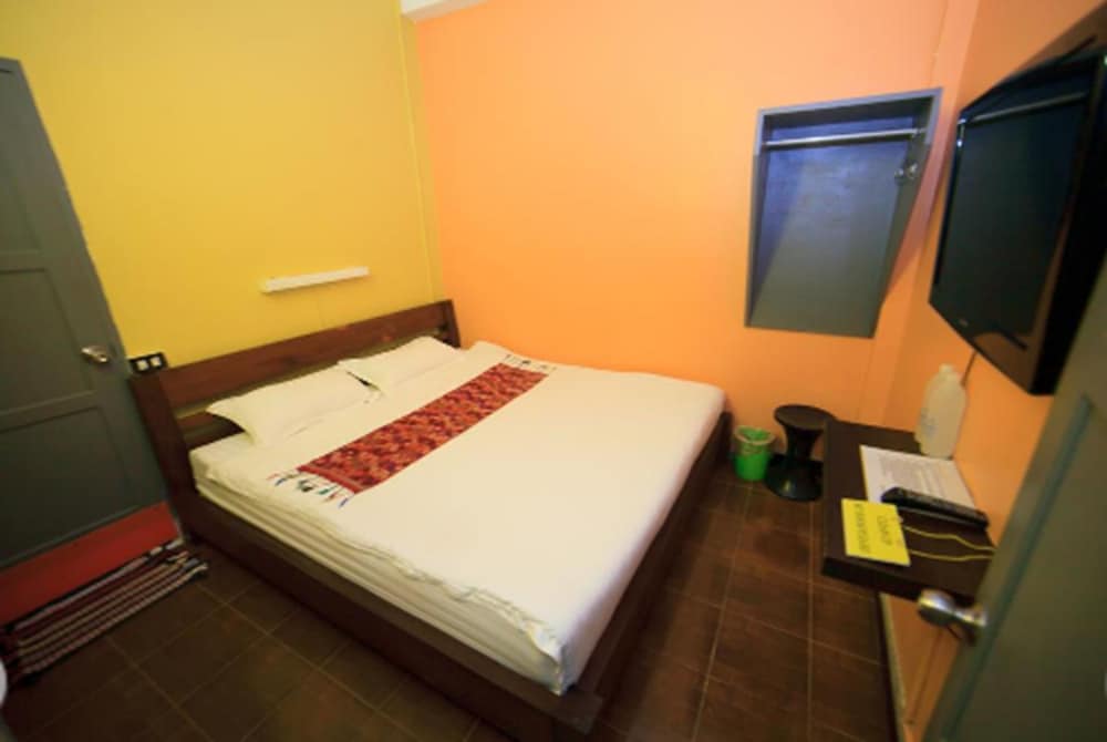 new ihouse hotel hostel