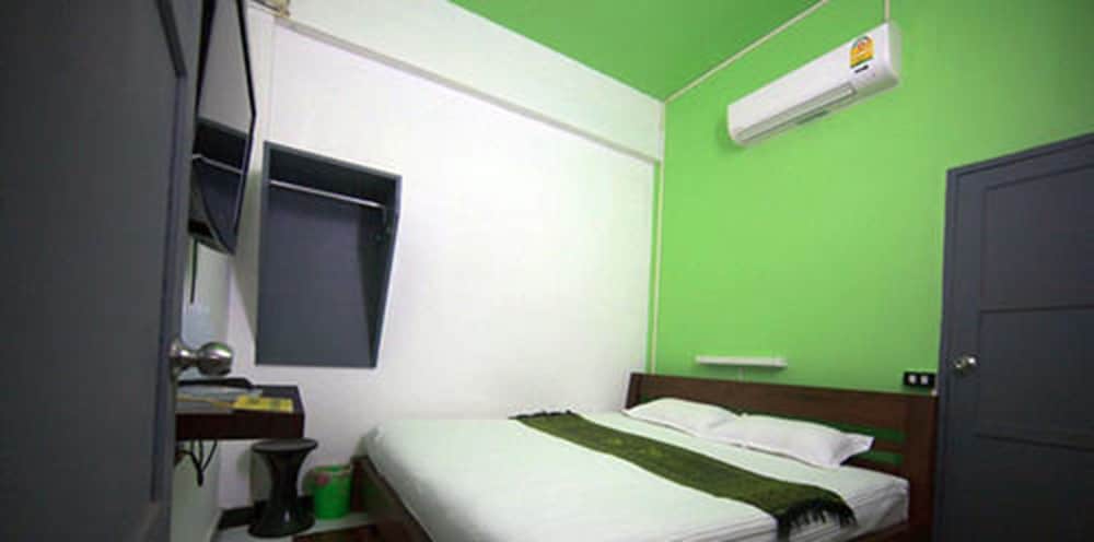 new ihouse hotel hostel