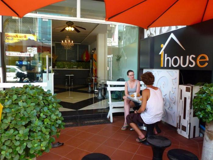 new ihouse hotel hostel