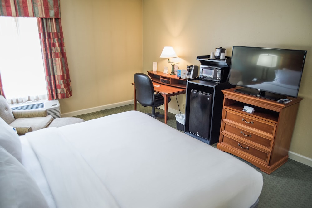 holiday inn express hotel and suites conover hickor