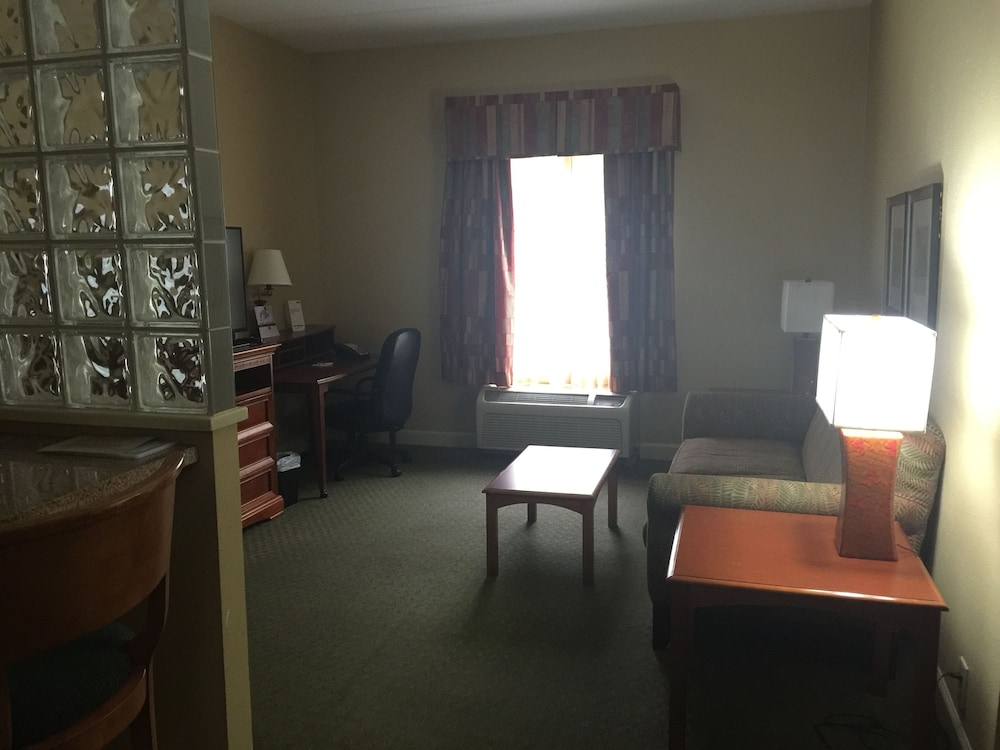 holiday inn express hotel and suites conover hickor