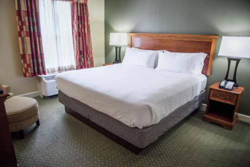 holiday inn express hotel and suites conover hickor