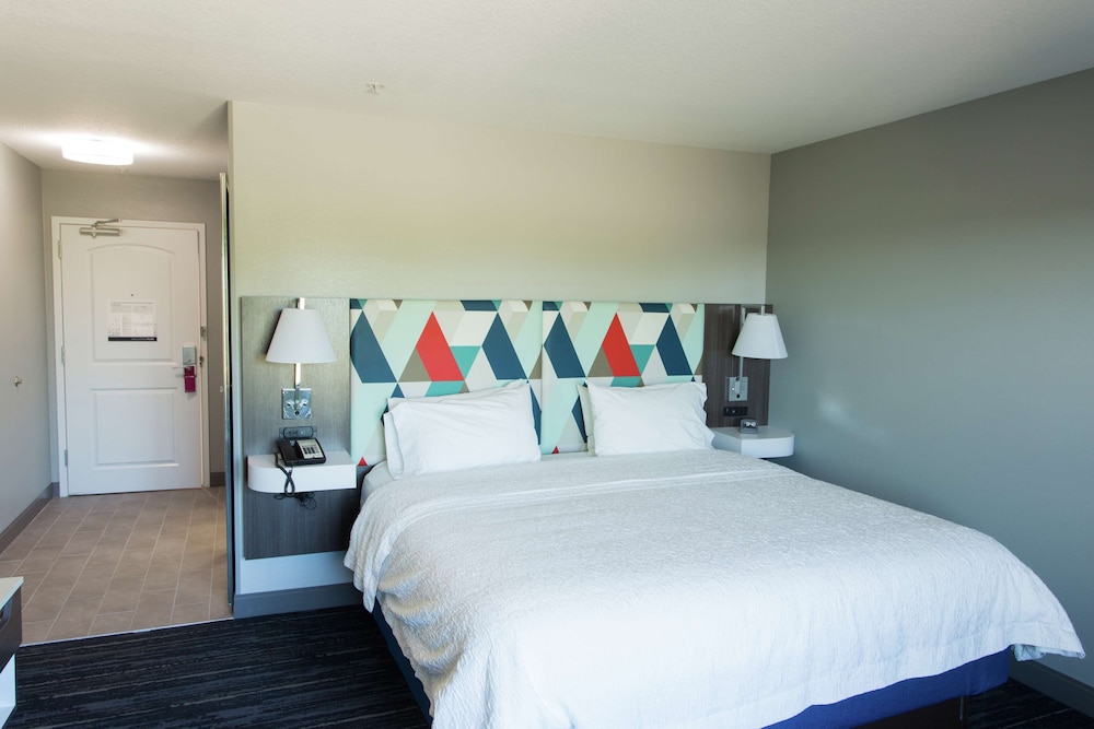 hampton inn and suites ankeny