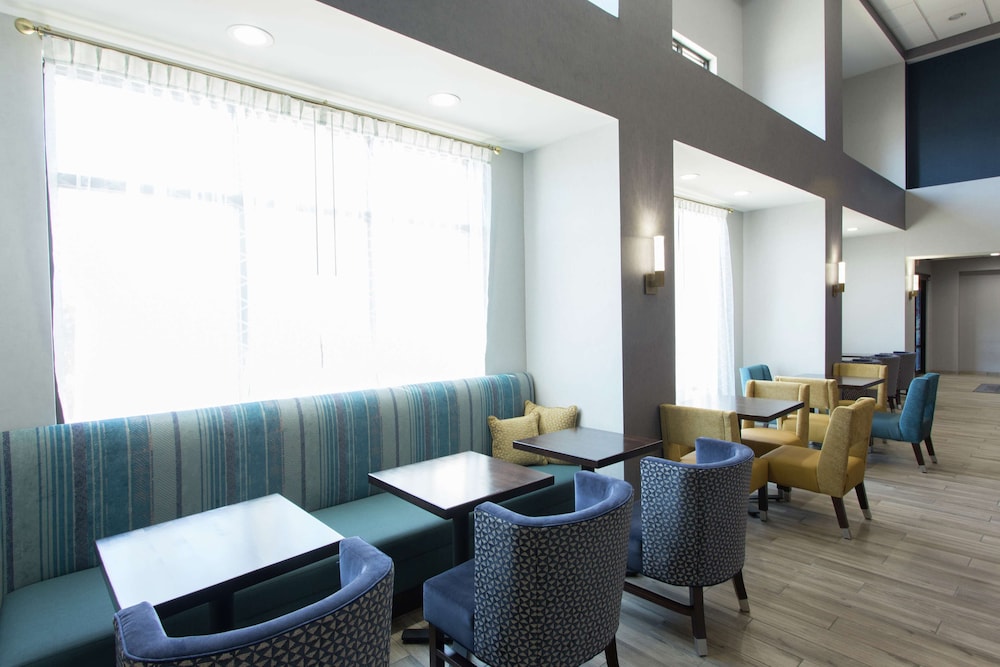 hampton inn and suites ankeny