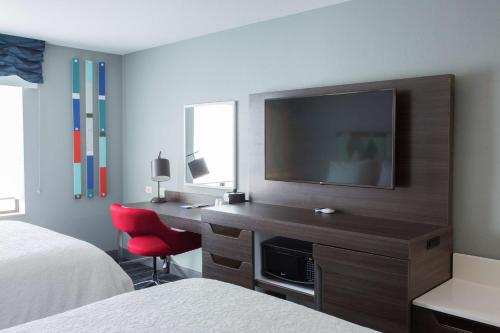 hampton inn and suites ankeny