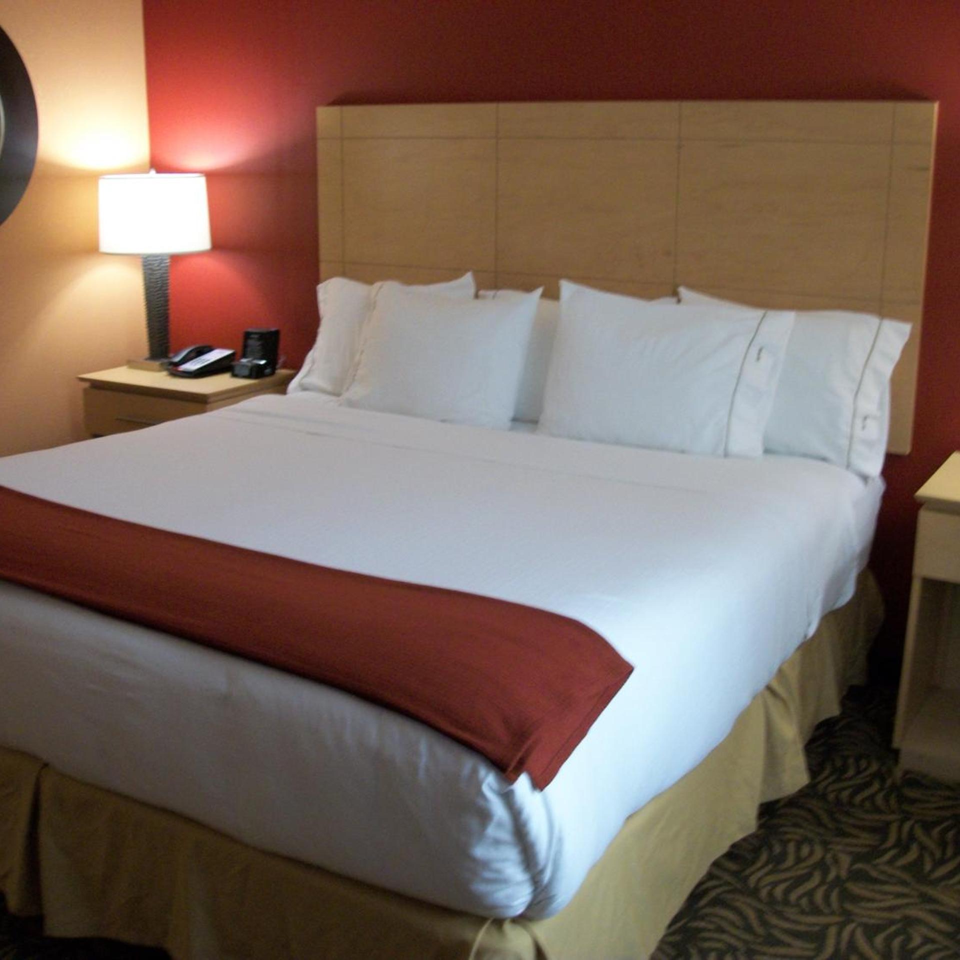 holiday inn express cortland by ihg