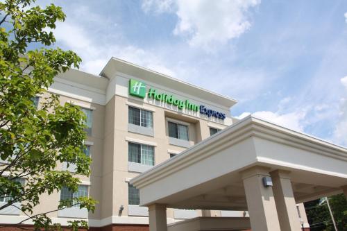 holiday inn express cortland by ihg