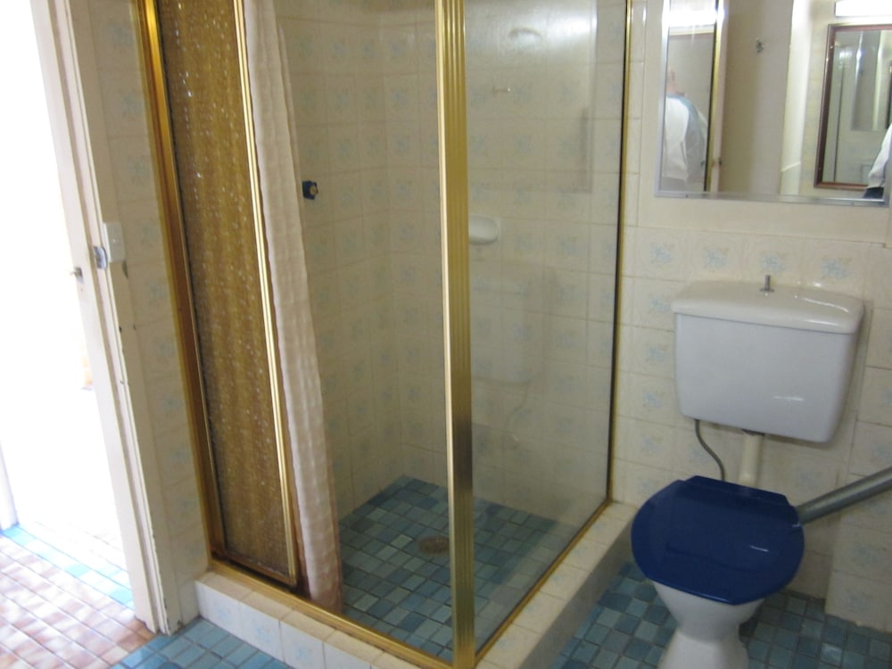 canberra lyneham motor inn