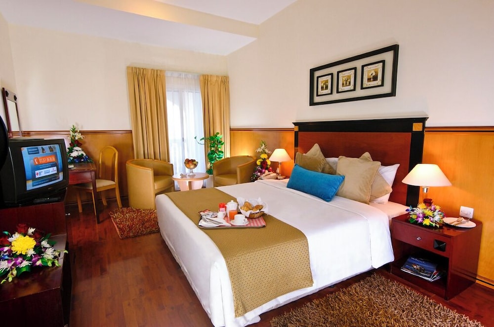 landmark plaza hotel