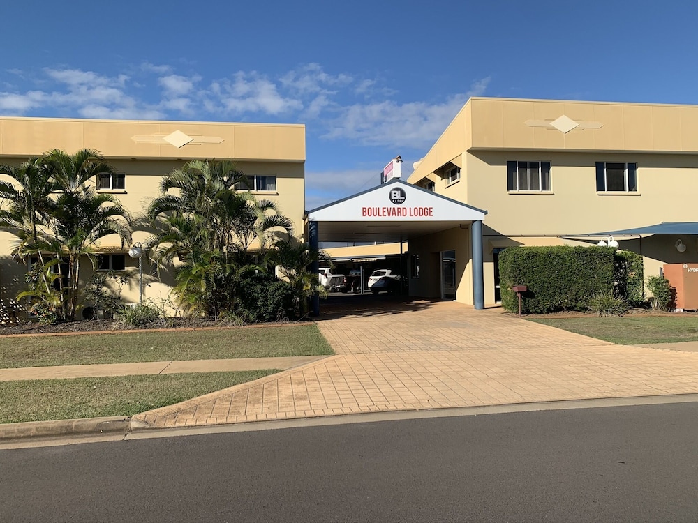 boulevard lodge