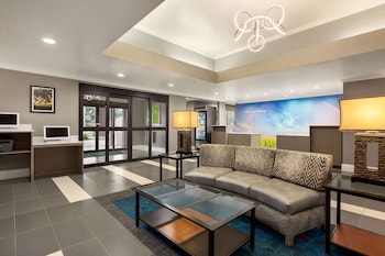 La Quinta Inn & Suites By Wyndham Dublin,Near Heart Of Georgia Technical College,3 star