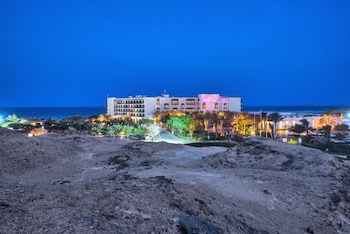 crowne plaza duqm by ihg