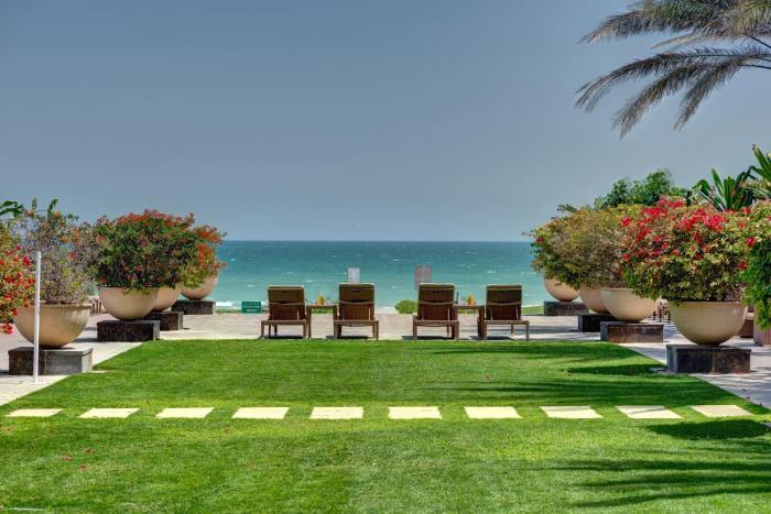 crowne plaza duqm by ihg