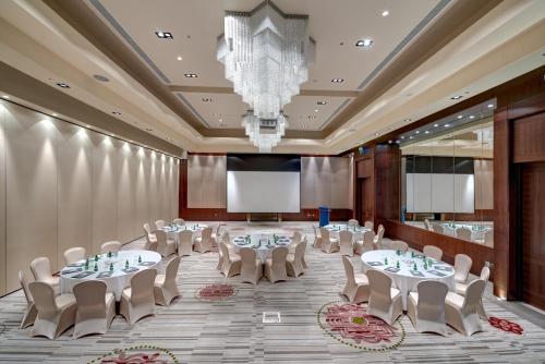 crowne plaza duqm by ihg