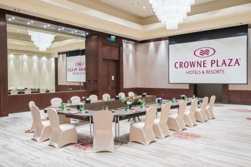 crowne plaza duqm by ihg