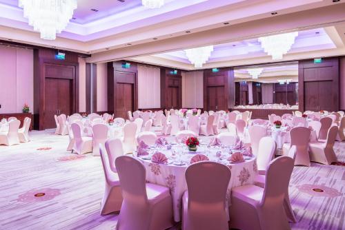 crowne plaza duqm by ihg