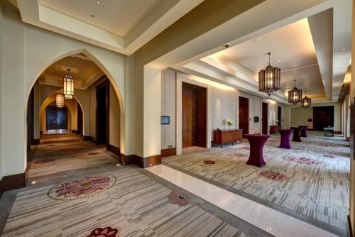 crowne plaza duqm by ihg