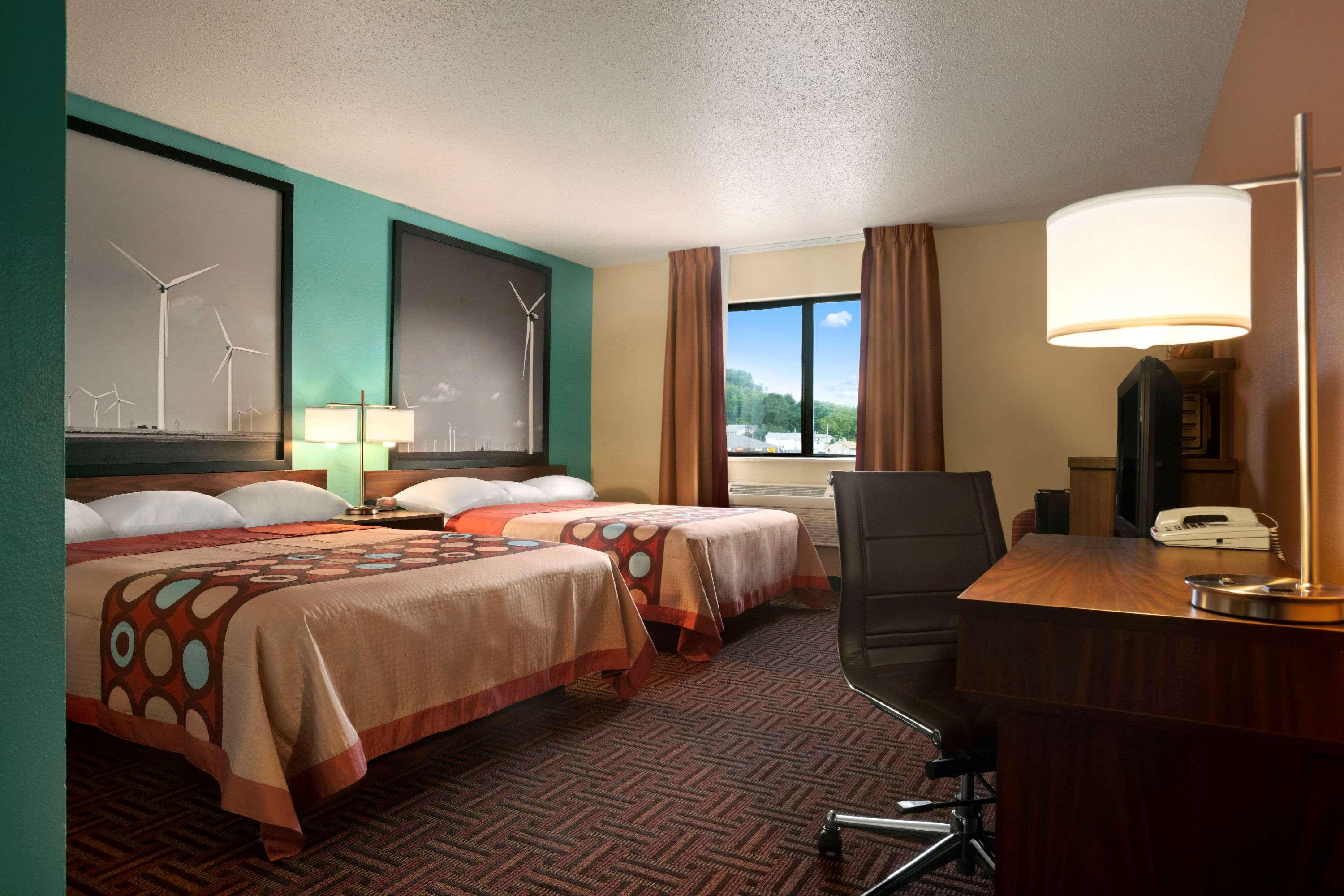 Super 8 By Wyndham Peoria East,Fondulac Township>>East Peoria,2 star