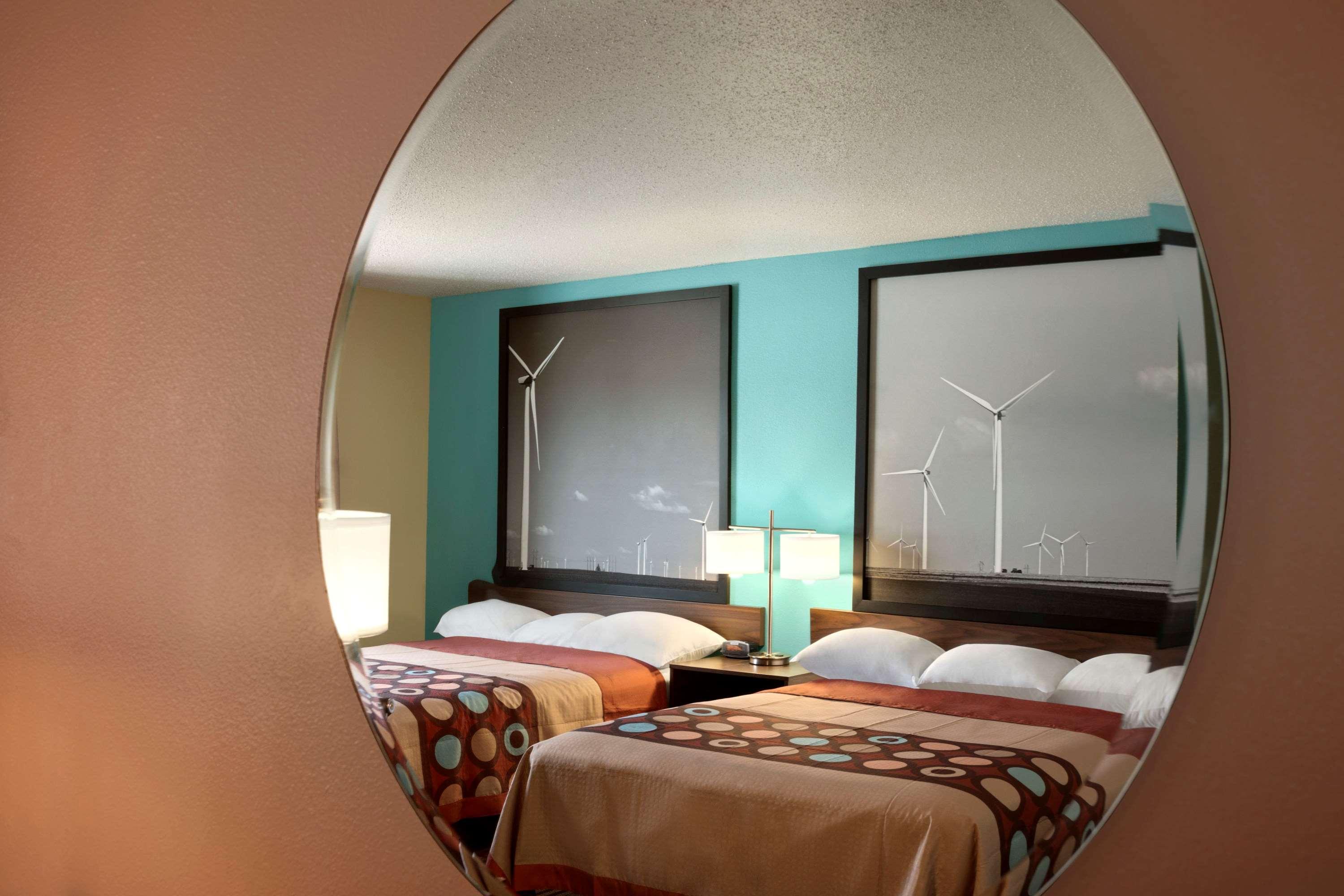 Super 8 By Wyndham Peoria East,Fondulac Township>>East Peoria,2 star