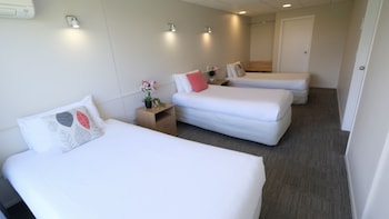 garden hotel christchurch