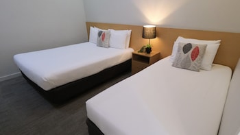 garden hotel christchurch