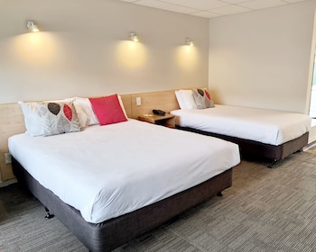 garden hotel christchurch