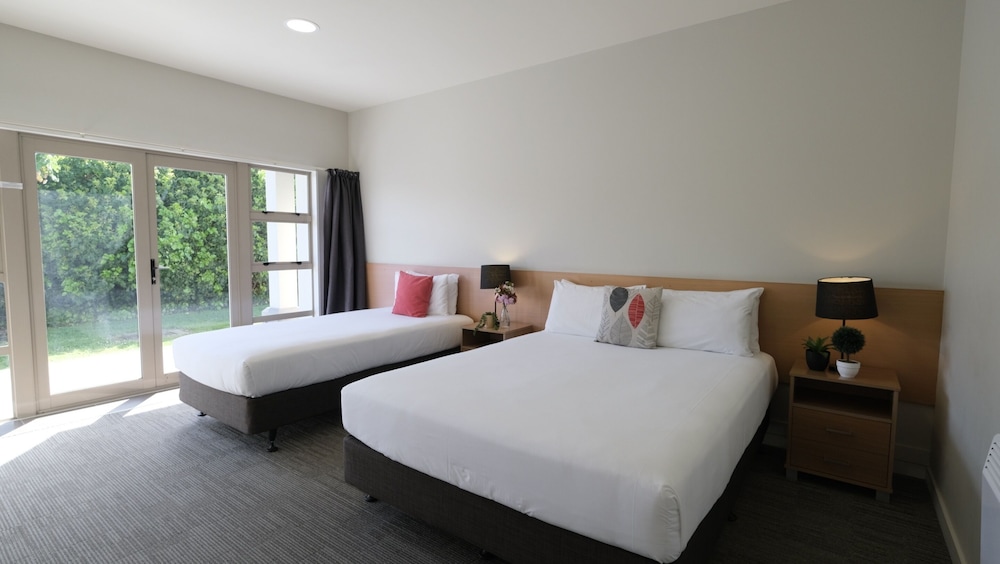 garden hotel christchurch