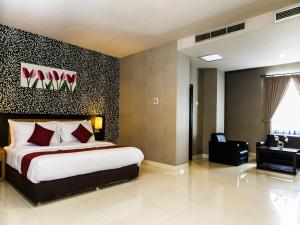 hotel orchardz jayakarta